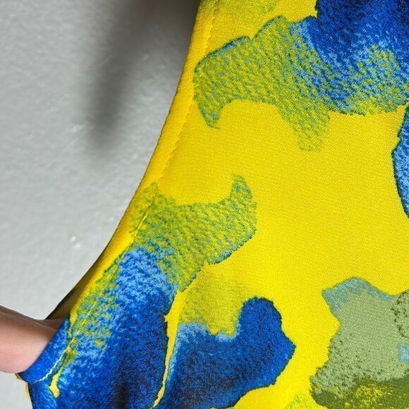 “C” Round Neck Sleeveless Flowered MIDI Dress. Yellow & Blue. Size Medium - Picture 3 of 8